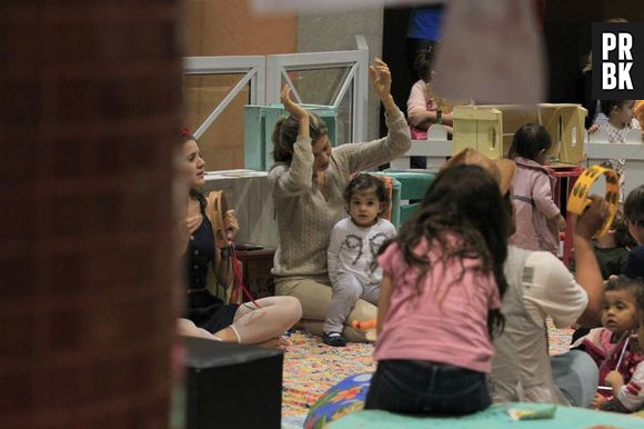 De acordo com a coluna "Retratos da Vida", Grazi Massafera e Cauã Reymond optaram por passar o Natal juntos por causa de sua filha, Sofia de apenas 1 ano