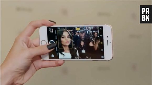 Selena Gomez já está abusando de todas as novidades do iPhone 6s