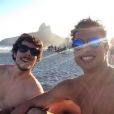  O Purebreak tá seguindo o Francisco Vitti, o Filipe de "Malhação", nas redes sociais e, até o momento, nada de Rock in Rio 2015. Apenas uma praia ao lado do Vitor Novello 