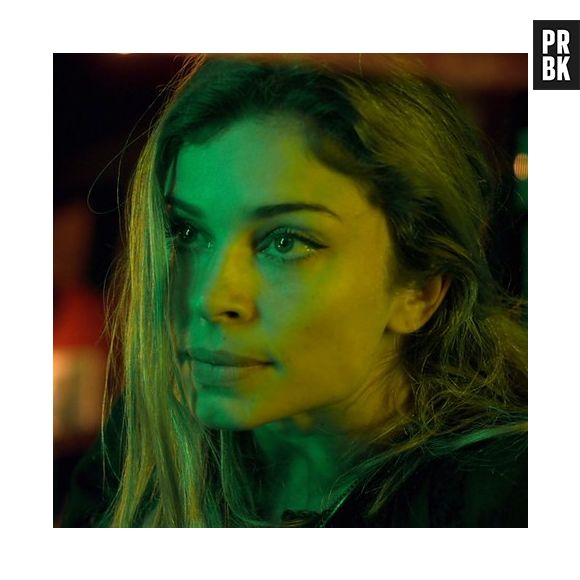 Em "Verdades Secretas", Larissa (Grazi Massafera) vai sofrer abuso enquanto Roy (Flavio Tolezani) procura drogas!