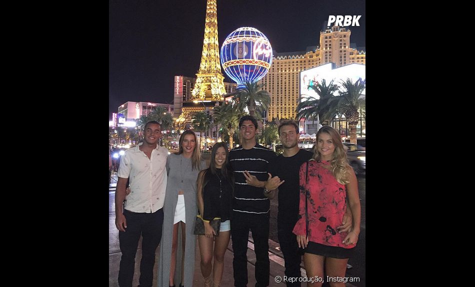 Gabriel Medina e alguns amigos íntimos em Las Vegas, depois da etapa de Trestles na Califórnia