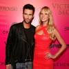 Adam Levine só descobriu que havia terminado com a modelo Anne Vyalitsyna, quando a viu dizendo isso em uma entrevista