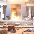 Em "Os Dez Mandamentos", sétima praga deixa o reino de Ramsés (Sérgio Marone) coberto de fogo!