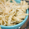 Se for à Itália, não coloque queijo ralado no seu prato, porque os italianos vão achar que você não está gostando muito