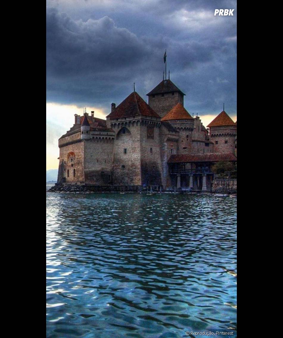 Você pode visitar um castelo igual ao de A Pequena Sereia ...
