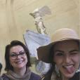 Kéfera e sua mãe, Zeiva, conhecendo o Louvre, em Paris