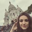 A Kéfera está tirando um milhão de selfies em Paris, mas ninguém reclama, né?