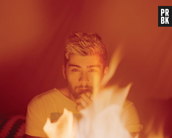 Zayn Malik faz ensaio fora do One Direction e comenta que nunca ouviria as músicas da boyband