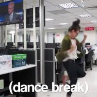 Viral: Menina faz "dança da demissão" e vídeo já tem 5 milhões de visualizações