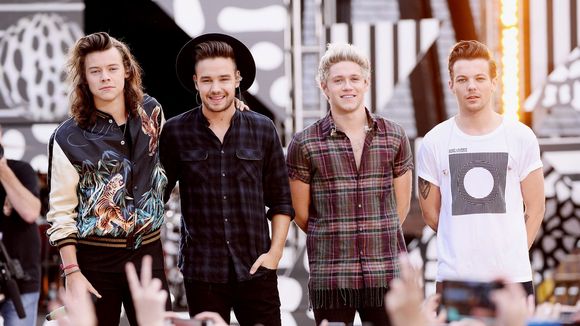 One Direction faz sua última apresentação antes da pausa no programa "The X Factor UK"!