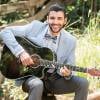 Gusttavo Lima, que está na trilha da novela "Êta Mundo Bom!", tem 1,83m