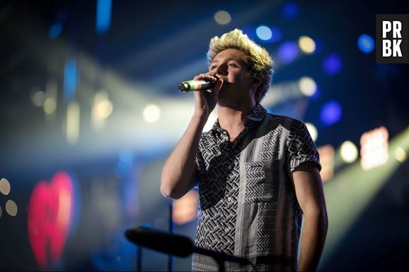 Niall Horan, integrante do One Direction, distribui toda aquela fofura em 1,73m