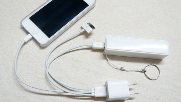 Apple começa a recolher carregadores do iPhone com defeito. Descubra se o seu está na lista!