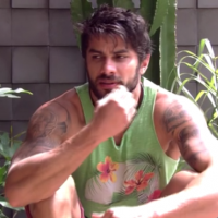 No "BBB16", Renan quer ganhar Anjo para imunizar Adélia: "Você me mantém mais uma semana aqui"