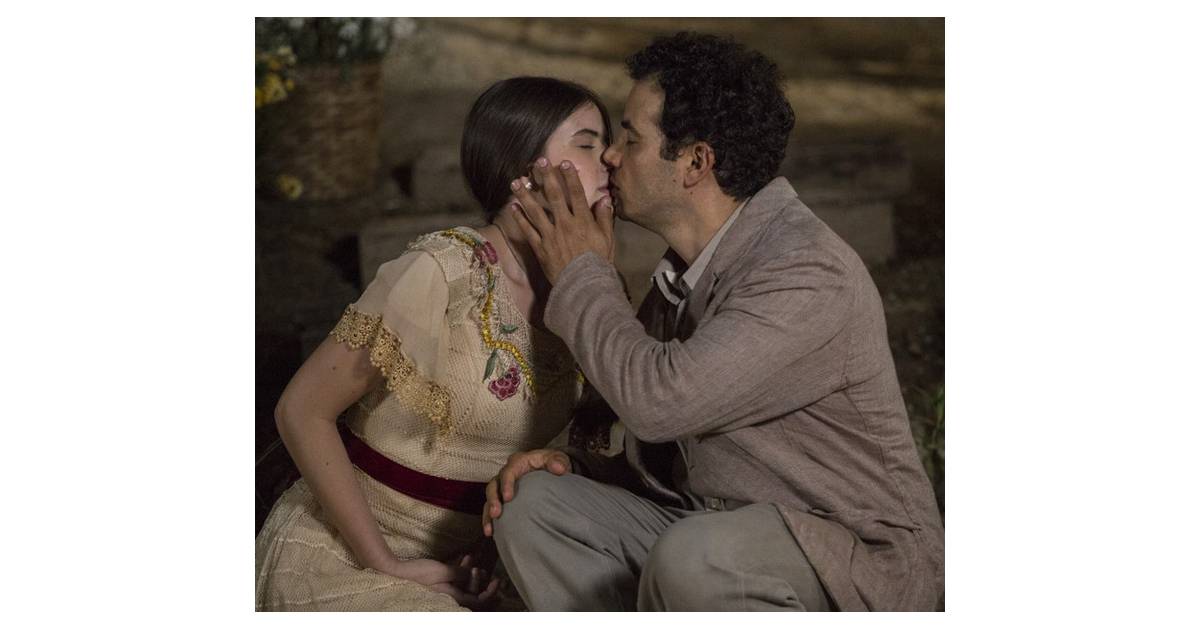 Novela Eta Mundo Bom Mafalda Camila Queiroz E Ze Dos Porcos Se Beijam Pela Primeira Vez Purebreak