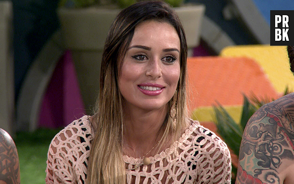 Letícia dá um sorriso amarelo depois de ouvir os argumentos de Valter "Slim" no "BBB14"