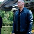 Paul Walker e Vin Diesel em cena de "Velozes e Furiosos 7"