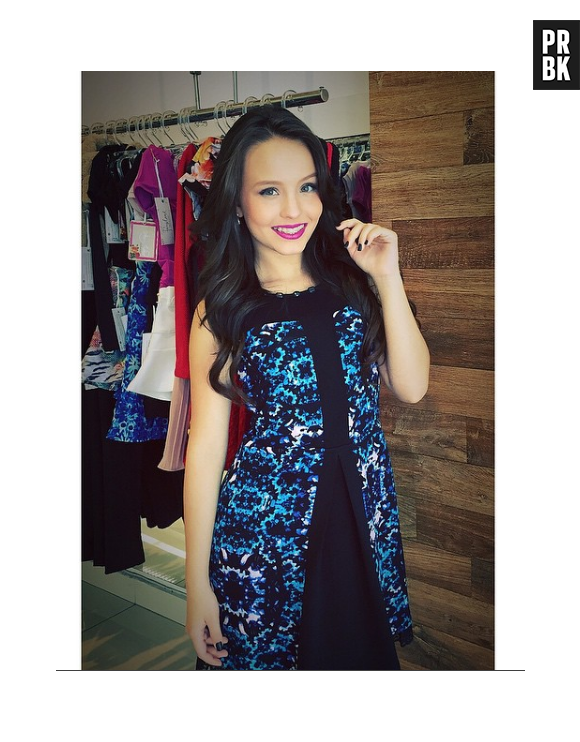 Larissa Manoela tirou o aparelho desde a sua primeira foto no Instagram