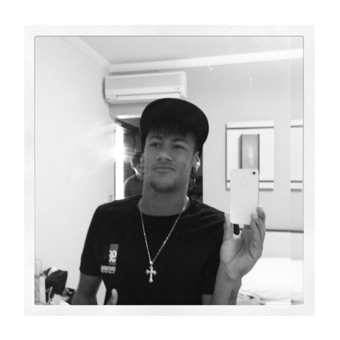 Neymar Jr. aparece diferente na primeira foto do Instagram