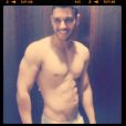 Lucas Lucco já ostenta tanquinho na primeira foto do Instagram