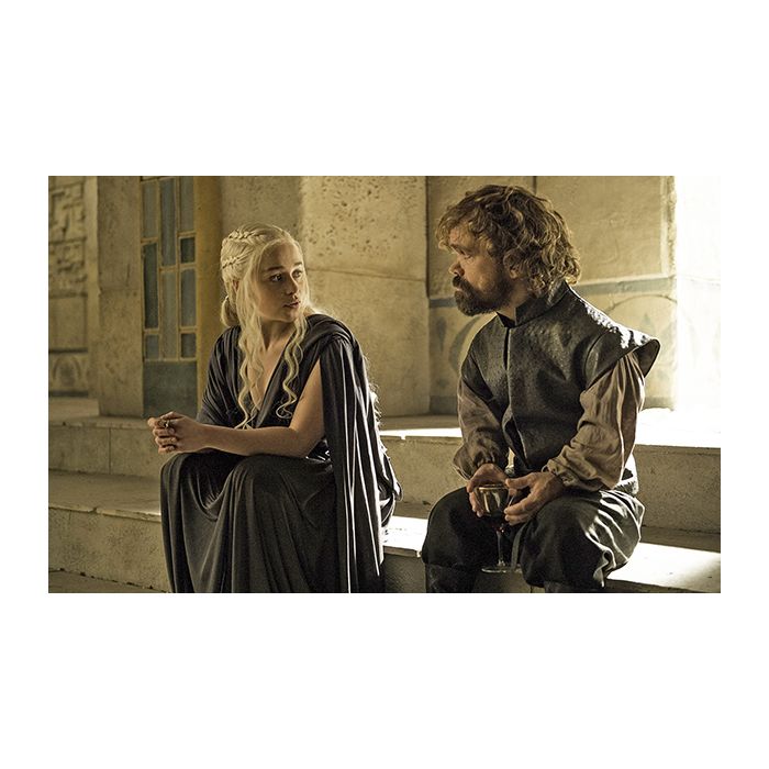 Final &quot;Game of Thrones&quot;, Daenerys (Emilia Clarke) e Tyrion (Peter Dinklage) planejam invadir Porto Real