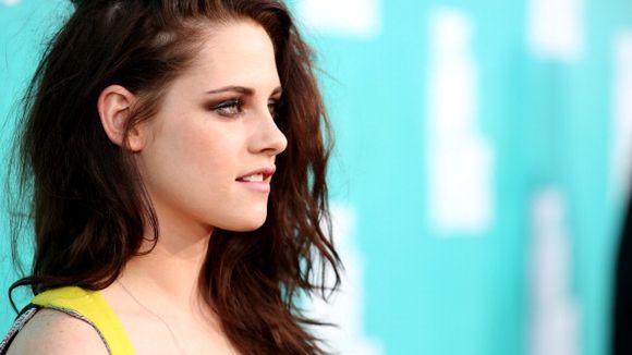 Kristen Stewart, a eterna "Bella" da saga "Crepúsculo", completa 24 anos!