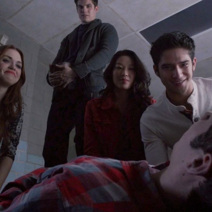  Stiles (Dylan O&#039;Brien) foi salvo pelos amigos no final da terceira temporada de &quot;Teen Wolf&quot; 