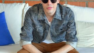 Sam Alves revela teaser de clipe inédito e promove contagem regressiva com fãs nas redes sociais!