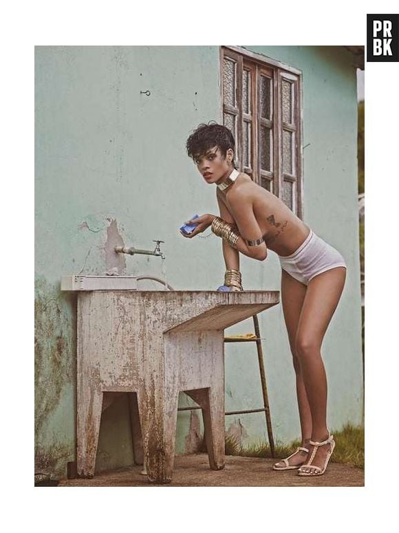 Rihanna posa de topless para a revista "Vogue" brasileira