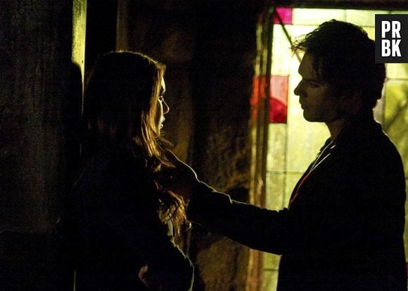 Em "The Vampire Diaries", Damon (Ian Somerhalder) e Elena (Nina Dobrev) estão em uma situação delicada no seu relacionamento