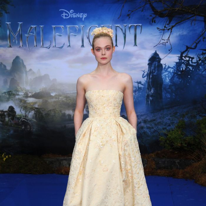  Elle Fanning, que interpreta a princesa Aurora, também participou do evento do filme &quot;Malévola&quot; 