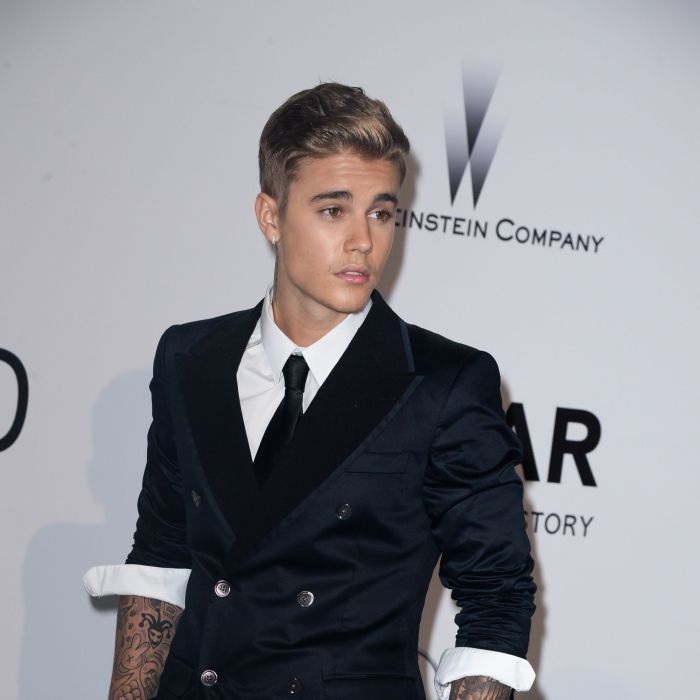  Durante um encontro com f&amp;atilde;s nos Estados Unidos, Justin Bieber confirmou que far&amp;aacute; shows em 2015 