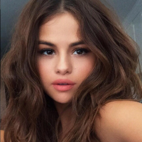 Selena Gomez posa sensual e coloca bumbum pra jogo em imagem publicada por fotógrafo!