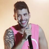 Gusttavo Lima exibe tatuagem nova para seus fãs nas redes sociais