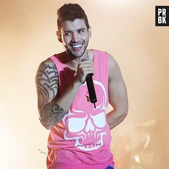 Gusttavo Lima está com tatuagem nova no corpo