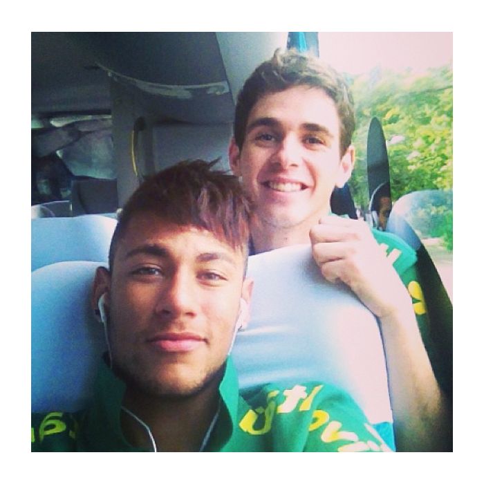  Oscar e Neymar s&amp;atilde;o dois dos jogadores mais novos da sele&amp;ccedil;&amp;atilde;o brasileira 