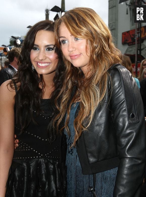 Demi Lovato fala sobre Miley Cyrus em entrevista