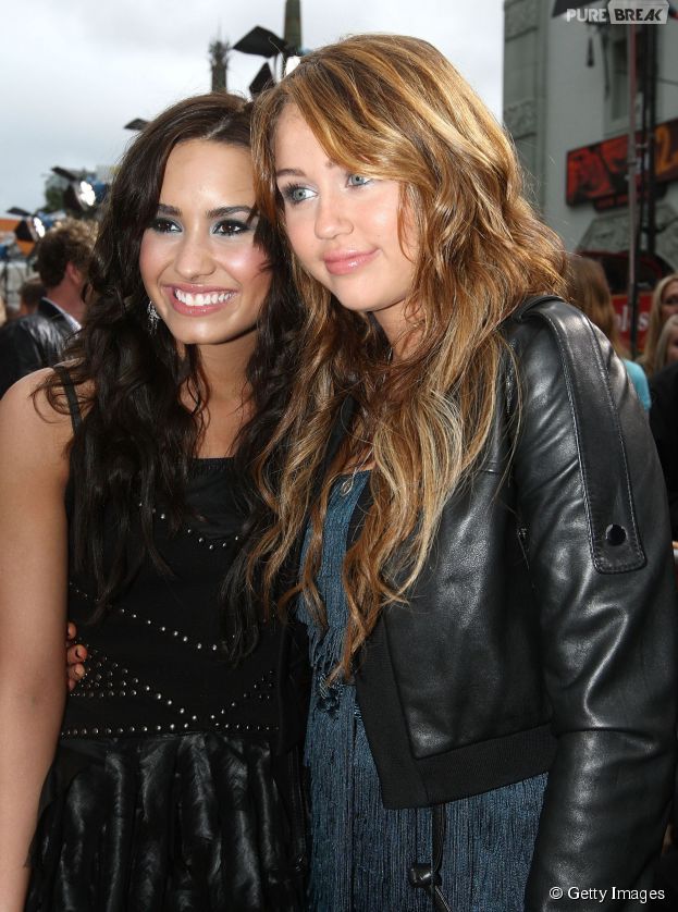Demi Lovato fala sobre Miley Cyrus em entrevista