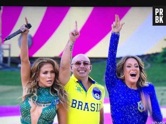 Jennifer Lopez e Pitbull brilharam na abertura da Copa do Mundo ao lado de Claudia Leitte