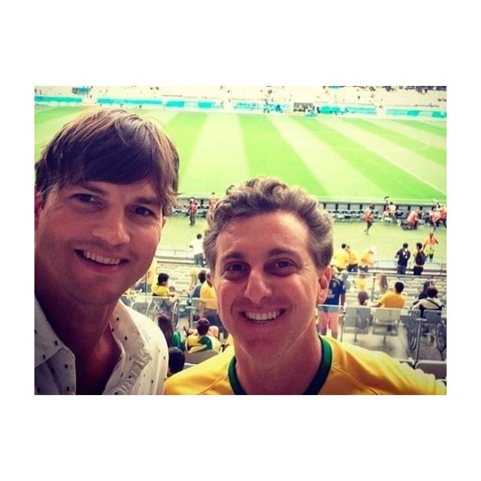 Ashton Kutcher veio ao Brasil e assistiu ao jogo em que a nossa Seleção perdeu drásticamente para a Alemanha