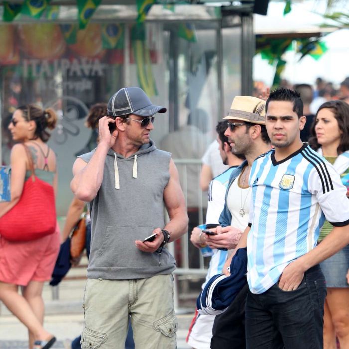 O ator Gerard Butler também veio assistir aos jogos da Copa e ainda foi ao Fifa Fan Fest no Rio