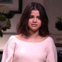 Selena Gomez chora em entrevista sobre transplante de rins: "Existem pessoas boas no mundo"