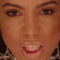 Anitta sensualiza com o lançamento do clipe de "Na Batida"