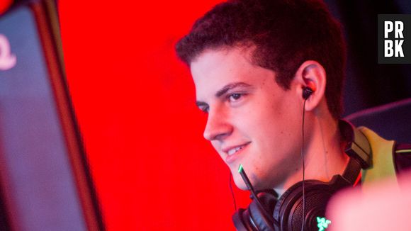 Gabriel "Kami" que disputa "League Of Legends" no time da paiN