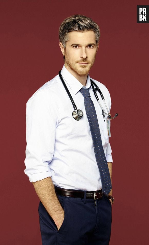 O doutor Jack McAndrew (Dave Annable) é o médico dos pacientes de "Red Band Society"