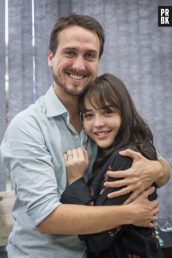 Em "O Outro Lado do Paraíso", Laura (Bella Piero) e Rafael (Igor Angelkorte) transam durante viagem ao Jalapão