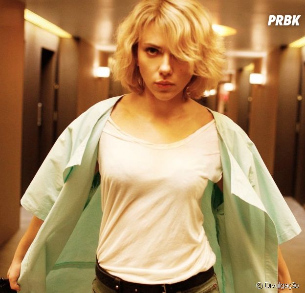 Scarlett Johansson ganha superpoderes em "Lucy"