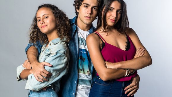 Em "Malhação", Alex e Maria Alice dão primeiro beijo: "Não consegui parar de pensar em você"