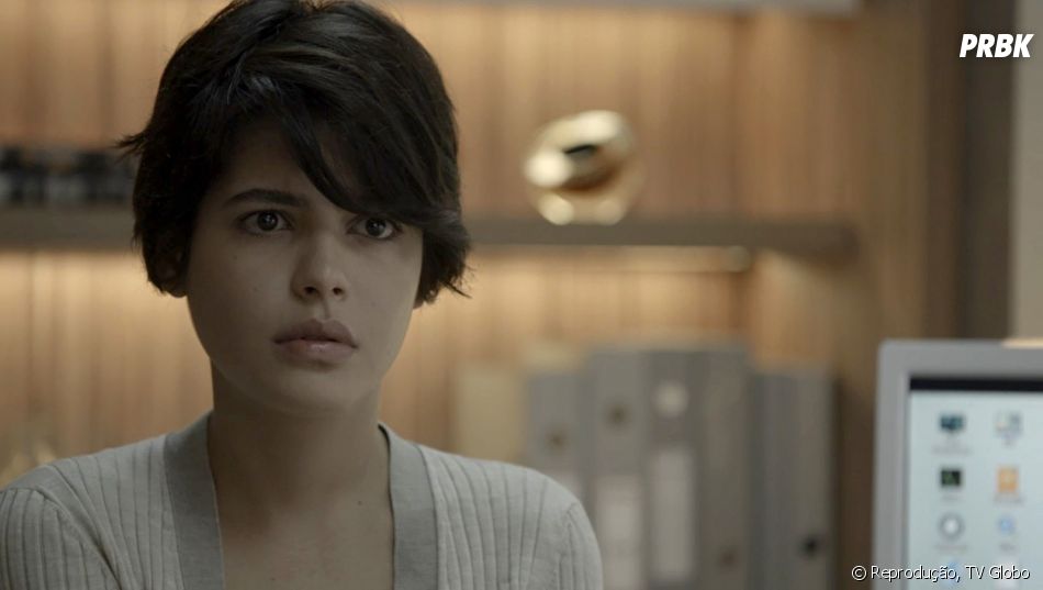 Em O Outro Lado do Paraíso: Adriana (Julia Dalavia) pede