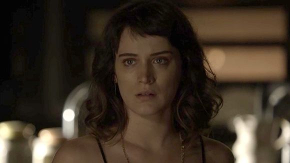 Final "O Outro Lado do Paraíso": Clara fica a beira da morte durante parto de gêmeos